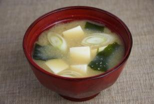 된장찌개에 "마늘" 넣어서 먹으면 절대 안 되는 이유 이미지