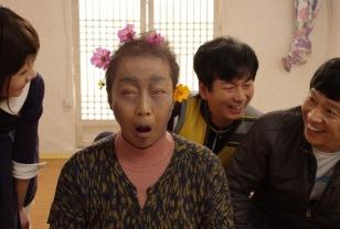 극장 개봉때 관객 2,000명만 모았는데…넷플릭스서 3위한 한국 영화 이미지