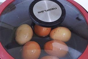 계란 삶을 때 나만 모르면 손해입니다! 평생 유용한 계란 삶기 꿀팁 3가지 이미지