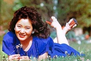 “20억 빚 남기고 잠적한 남편” 결국 혼자 이혼해버린 국민왕비 배우 이미지