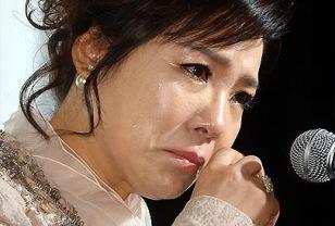 1400억 벌고도 1원 못 받고 이혼, 소속사 대표 전 남편에게 전 재산 빼앗긴 국민가수 이미지