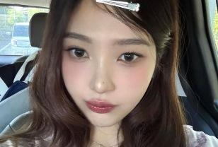 레드벨벳 조이, 생기 가득 '물광 메이크업' 셀카 이미지