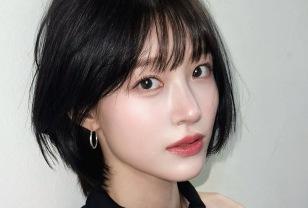 서지혜, 깔끔한 블랙 톤에 자연스러운 웨이브... 시크와 청순의 완벽 밸런스 이미지