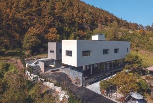 자연 속에 3세대가 함께 하는 금산 주택 이미지