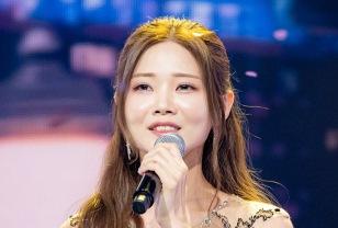 행사비 5만원 받고 8년 버텨 인생역전한 가수 이미지