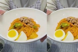 쫄면에 '이것' 꼭 넣어드세요… 배우 이영애가 공개한 특급 레시피 이미지