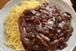 한국인들이 자주 먹는 "짜장면", 알고 보니 수명을 줄이는 음식이었습니다 이미지