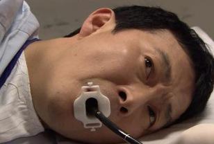 "의사들도 절대 추천하지 않습니다" 암 전문의가 말하는 득보다 실이 큰 건강검진 이미지