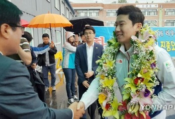 사격 금메달 진종오 고향 춘천 방문