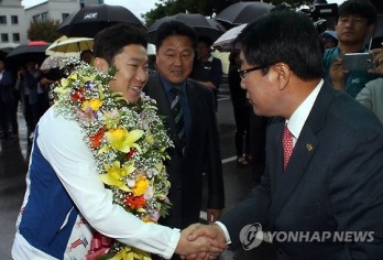 사격 금메달 진종오 고향 춘천 방문
