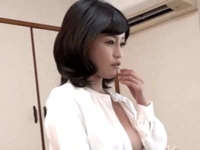 현실적 몸매의 농염한 아줌마.