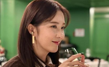 평생 남편 하나만 바라보는 조강지처였는데 영화 한 편때문에 이혼한 여배우 이미지