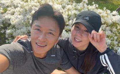 “진짜 멱살 잡고 병원 보냈다” 아내 덕분에 암 조기 발견한 진태현 이미지