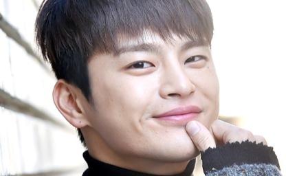 탑스타됐는데도 엄마가 폐지 줍고 다니셔서 카페 차려준 연예인 이미지
