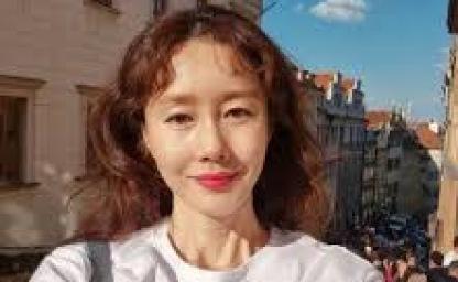 '눈물의 여왕' 김지수, 한국 떠나 프라하에서 찾은 진짜 인생...“김치 한 조각에 울컥” 이미지