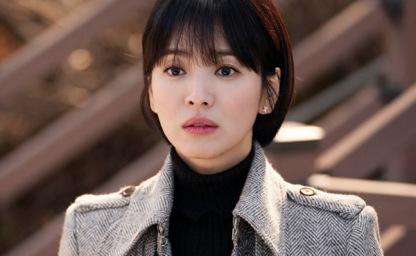 촬영 때마다 불거지는 열애설 송혜교.."이번엔 누굴까?" 늦은 밤 만난 유명 배우 정체! 이미지