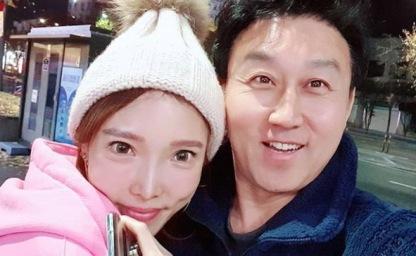 온라인으로 연락만 하다 실물 보고 사진이랑 같아서 안도하고 결혼했다는 KBS 대표 아나운서 이미지