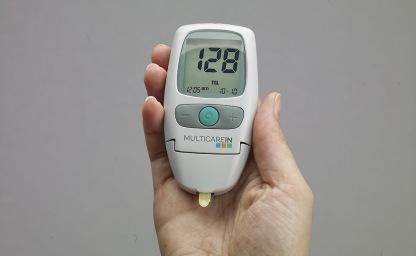목에 이런 증상이 있다면 당뇨는 이미 시작됐다! 나도 모르게 몸에 나타나는 당뇨 신호 3가 이미지