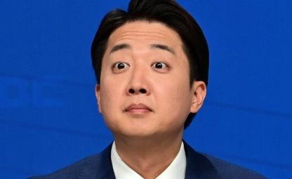 "압도적 해로움", 이준석 사퇴하면 안 된다는 말이 나오는 이유. 이미지