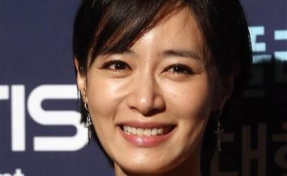 아이 낳고 봤더니 유부남인걸 알게 돼 이혼한 MBC 국민앵커의 놀라운 근황 이미지