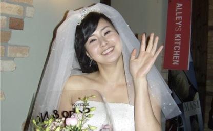 재계 서열 44위 아들과 이혼 후 20억 저택에서 지금은 생활고로 알바 중인 싱글맘 여배우 이미지
