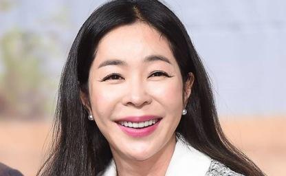 “돈이 꼴 보기 싫었다” 전재산 기부하더니 27조 재력가와 재혼한 여배우 최후 이미지