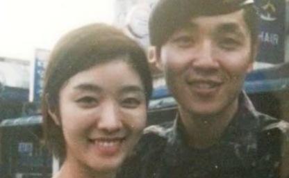 '암 투병 어머니' 간호한 여자친구 놓칠까..군복무 중 혼인신고한 톱가수 이미지