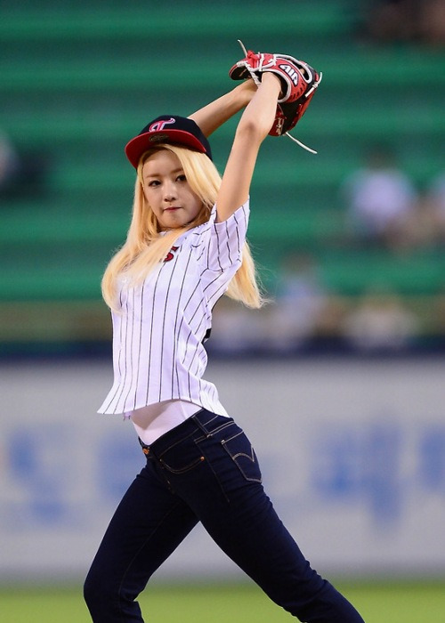 161010 Apink Naeun - LG TWINS Baseball First Pitch