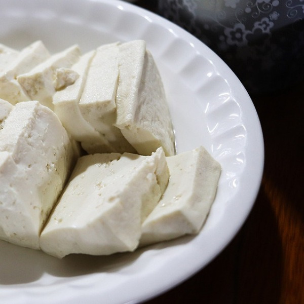 “소고기, 이제 그만?! 건강 전문가들이 극찬한 ‘두부 미역국’의 충격적인 효능 7가지!