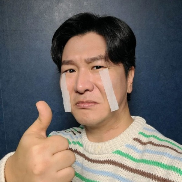 “9살부터 혼자 살았다” 개그맨 김시덕, 웃음 뒤에 천륜 끊고 사생아로 살아온 충격적 과거