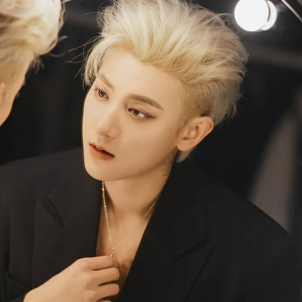 30분에 35억! 재산 4조 상속받은 엑소 출신 연예인, 생리대 이물질 검출 관련 충격입장