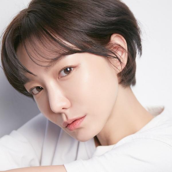 소속사 문제로 부모님께 ''큰 빚 떠안게 하고 연락까지 끊고 산다는'' 여배우