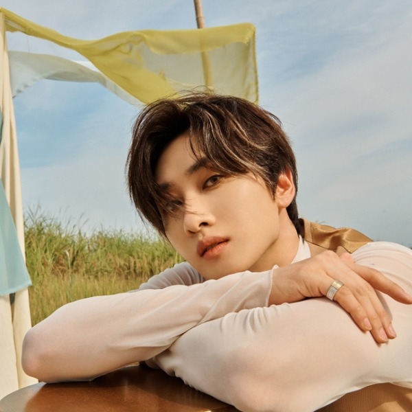 지갑 절대 안열기로 유명한데 ''돌아가신 아버지 생신날 2억 기부한다는'' 연예인