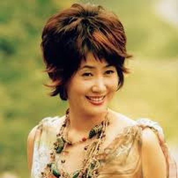 “데뷔 1년 만에 스캔들 휘말려” 씨름 스타 이만기와 엮여 은퇴 위기 맞은 여가수의 정체