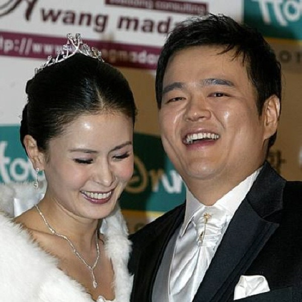 “15년 짝사랑 끝에 결혼 성공” 수저 챙겨주던 개그맨의 간절했던 사랑의 결말