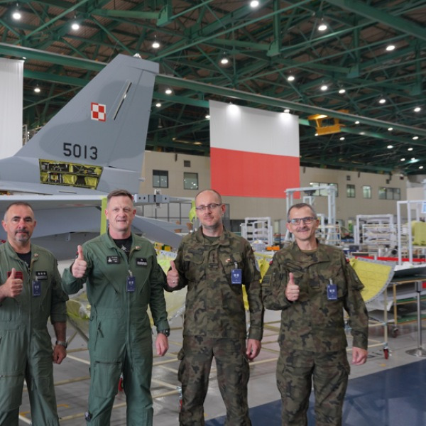 UAE에 이어 폴란드 공군사령관도 보라매 탑승! FA-50이어 KF-21도 수출 대박!