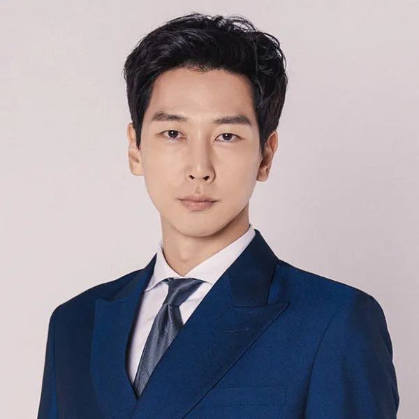 결혼 10년차인데 아직도 길에서 여자한테 번호 따인다는 남배우의 정체