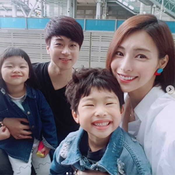 만난 지 4개월 만에 결혼하더니 40살에 할머니 됐다는 여배우의 믿기 힘든 이야기