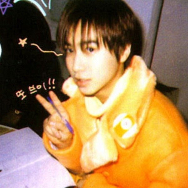 너무 잘 생겨 기획사에서 실물 보고 난리치며 회식까지 했다는 전설의 아이돌 가수 정체!