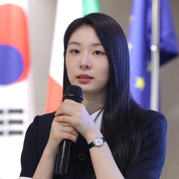 ''CF 광고 수익으로 1,000억 벌고'' 50억 넘게 기부했다는 국가대표 선수