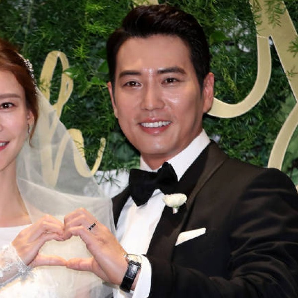 처음 만난 날 키스신 찍다 사랑에 빠져 단숨에 결혼까지 간 배우 커플의 진짜 사연