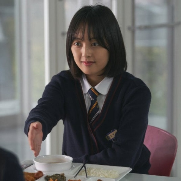 전성기 때 결혼하더니… 탑 여배우 김보라, 이혼 소식에 팬들이 오히려 환호한 이유?