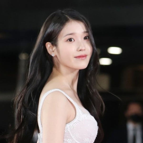 서른 넘자마자 연봉 200억 찍은 여가수 정체! ‘유산은 동생 몫’ 쿨한 발언까지