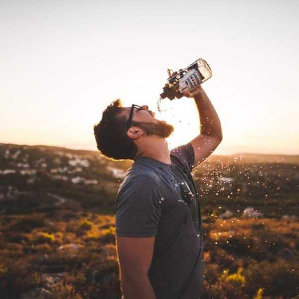 갈증 날 때 수분 보충, 물보다 더 좋은 의외의 음료! CNN도 주목!