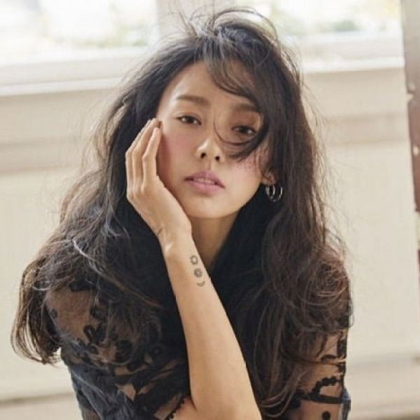 60억 넘는 단독주택 구매했는데 ''매일 울며 우울증에 시달린다는'' 여가수