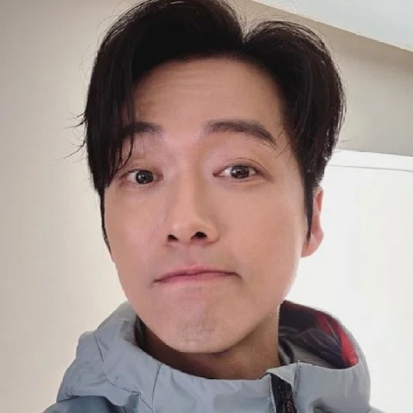 “내 집은 나중에” 본인은 17년째 월세 살면서 부모님・동생 집 먼저 사준 가족 사랑 배우