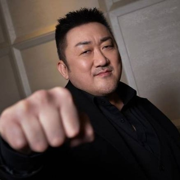 배우 황정민의 트레이너였다가 황정민의 권유로 배우가 됐다는 남배우