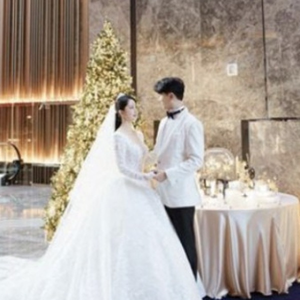 결혼식에 부모님 대신 혼주석 앉아준 박경림.."평생의 은인"