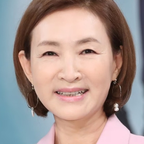 갑자기 암 판정에도 10년간 매달 1000만원 기부한 ‘이 연예인’의 놀라운 정체