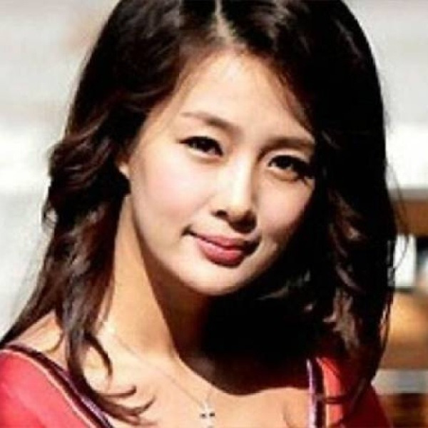 “항상 밝아 보였는데” 30년째 교통사고 당한 남동생 간병하고 있다는 국민 여배우의 사연